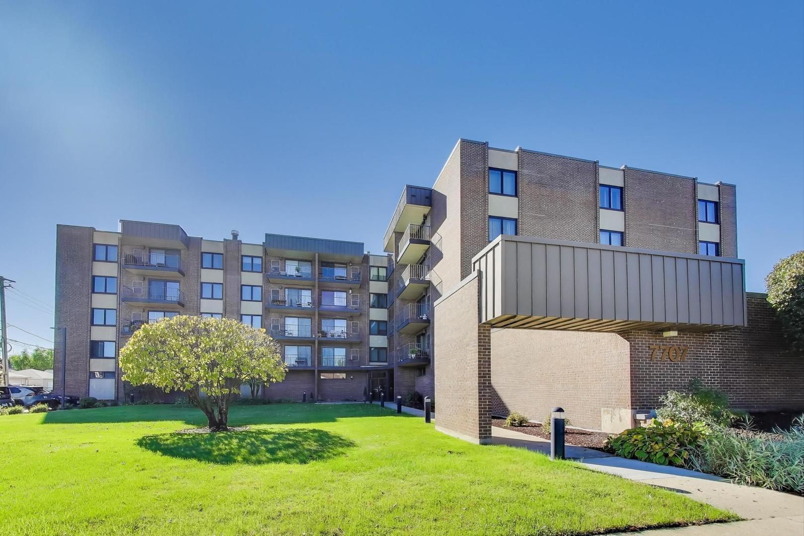 7707 W Irving Park Road #303, Chicago, IL 60634