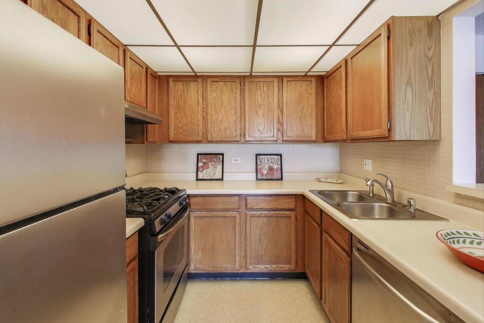 7707 W Irving Park Road #303, Chicago, IL 60634