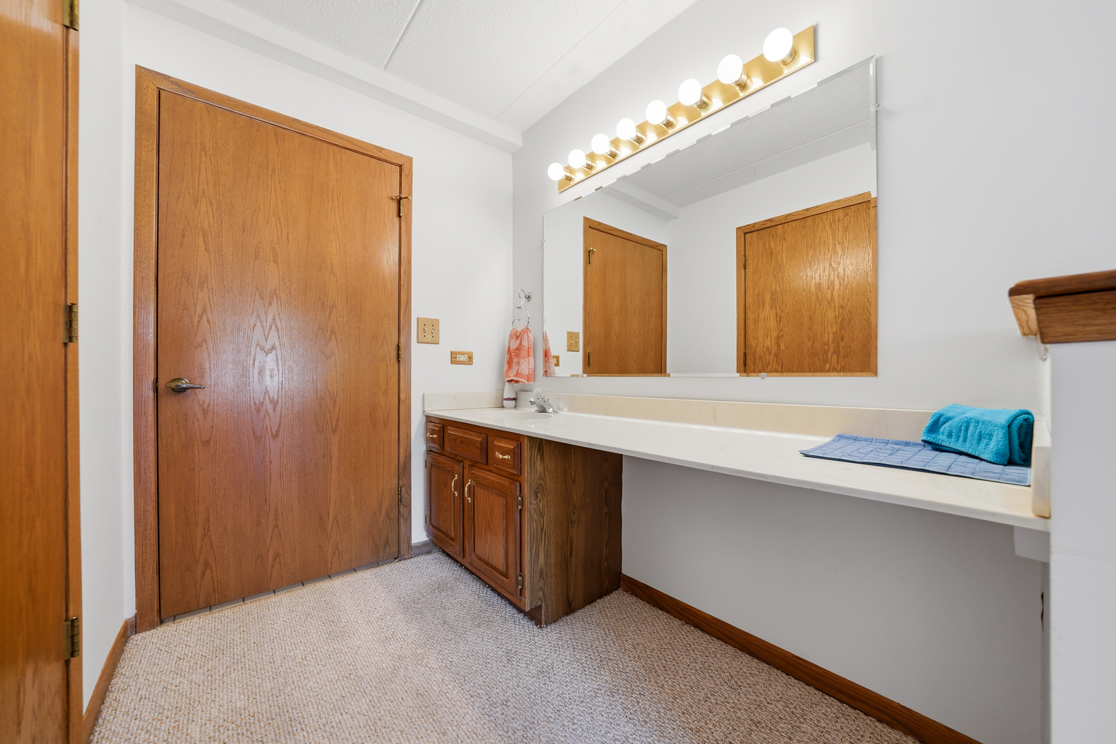 440 E Montrose Avenue #107, Wood Dale, IL 60191