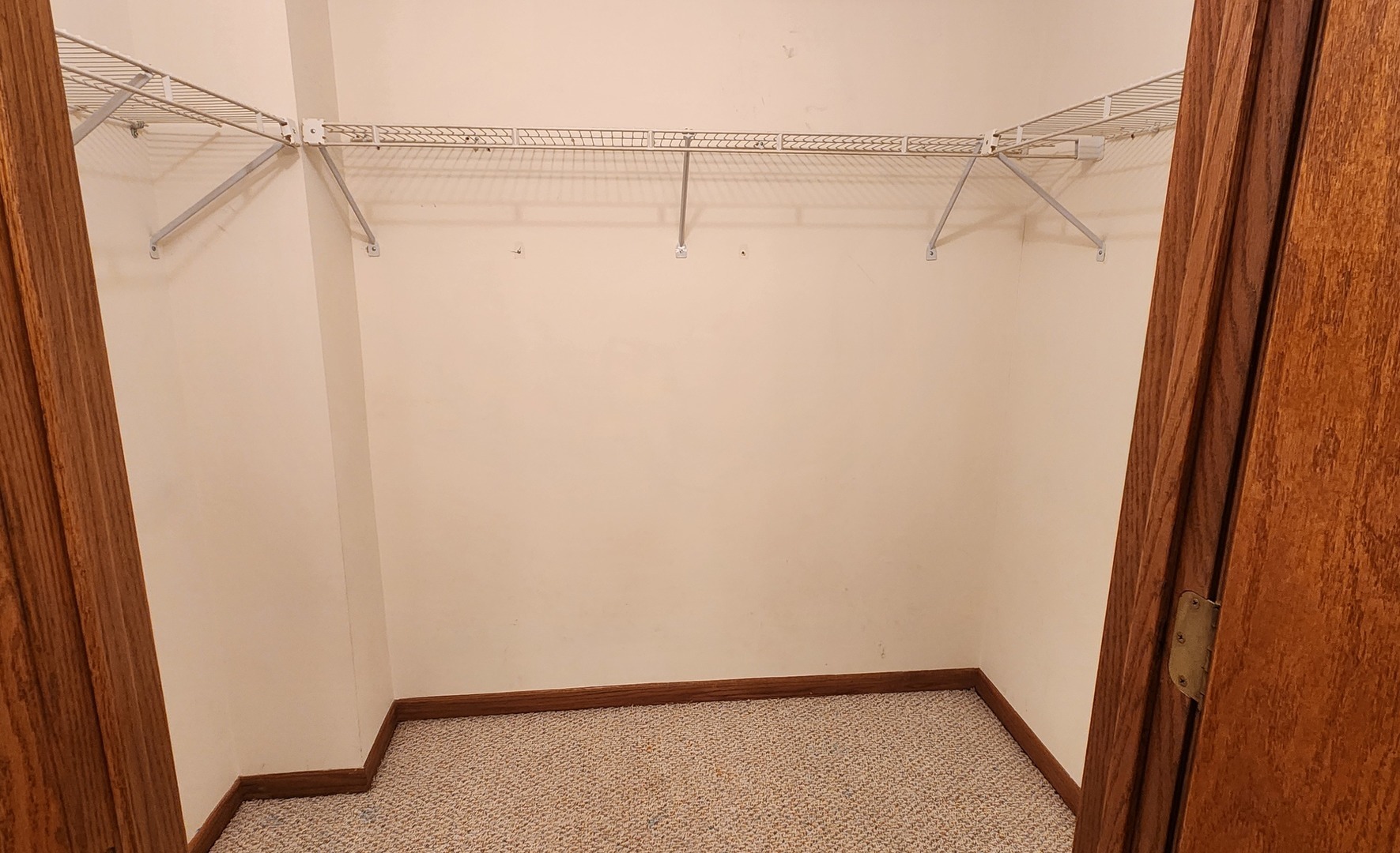 440 E Montrose Avenue #107, Wood Dale, IL 60191