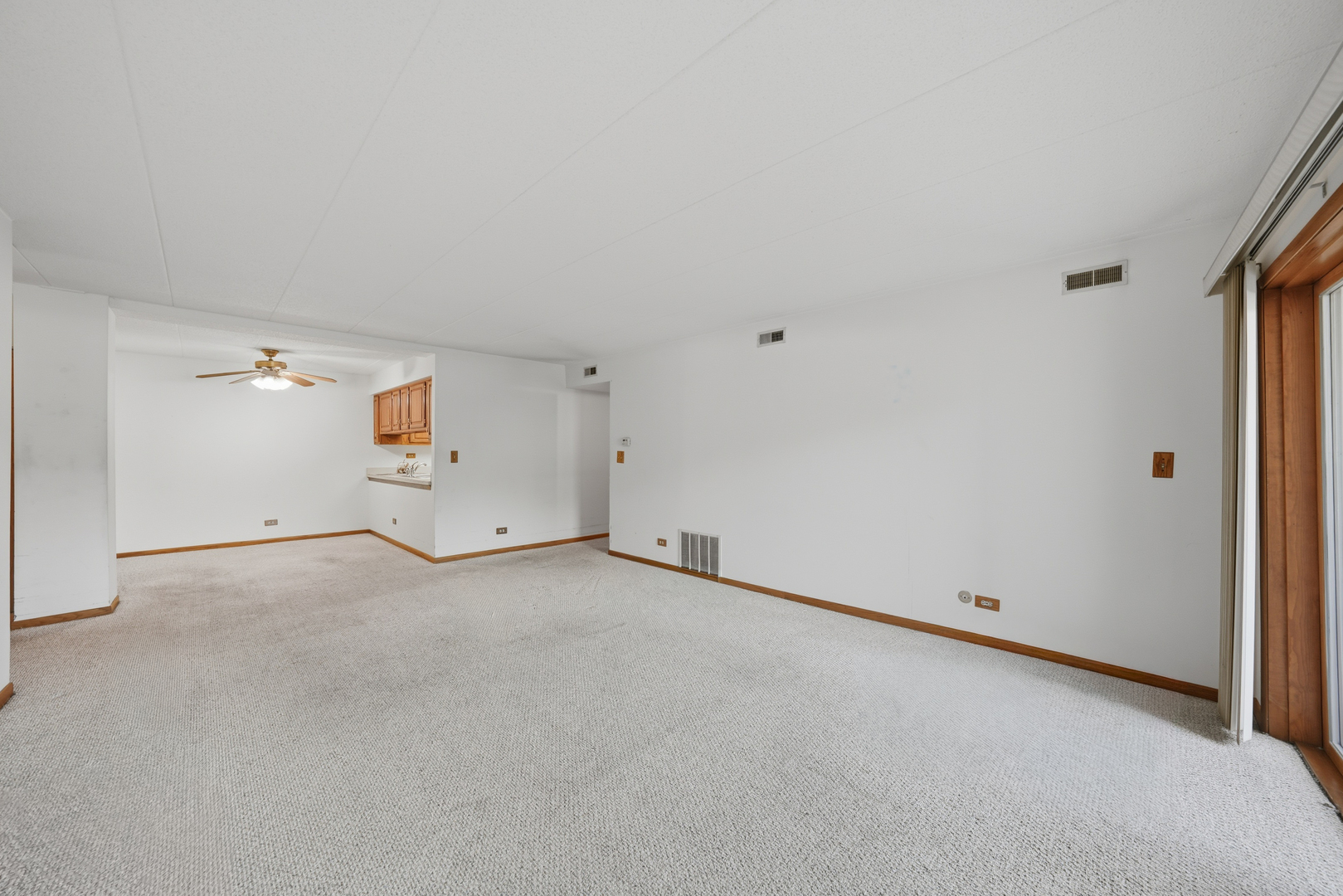 440 E Montrose Avenue #107, Wood Dale, IL 60191