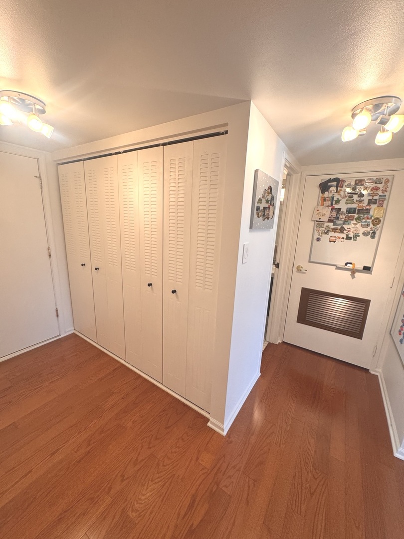 502 Redondo Drive #502, Downers Grove, IL 60516