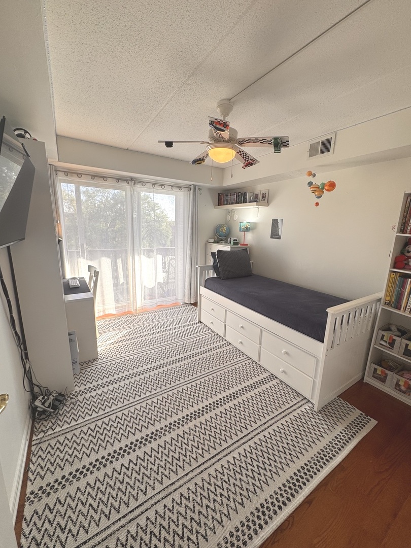 502 Redondo Drive #502, Downers Grove, IL 60516