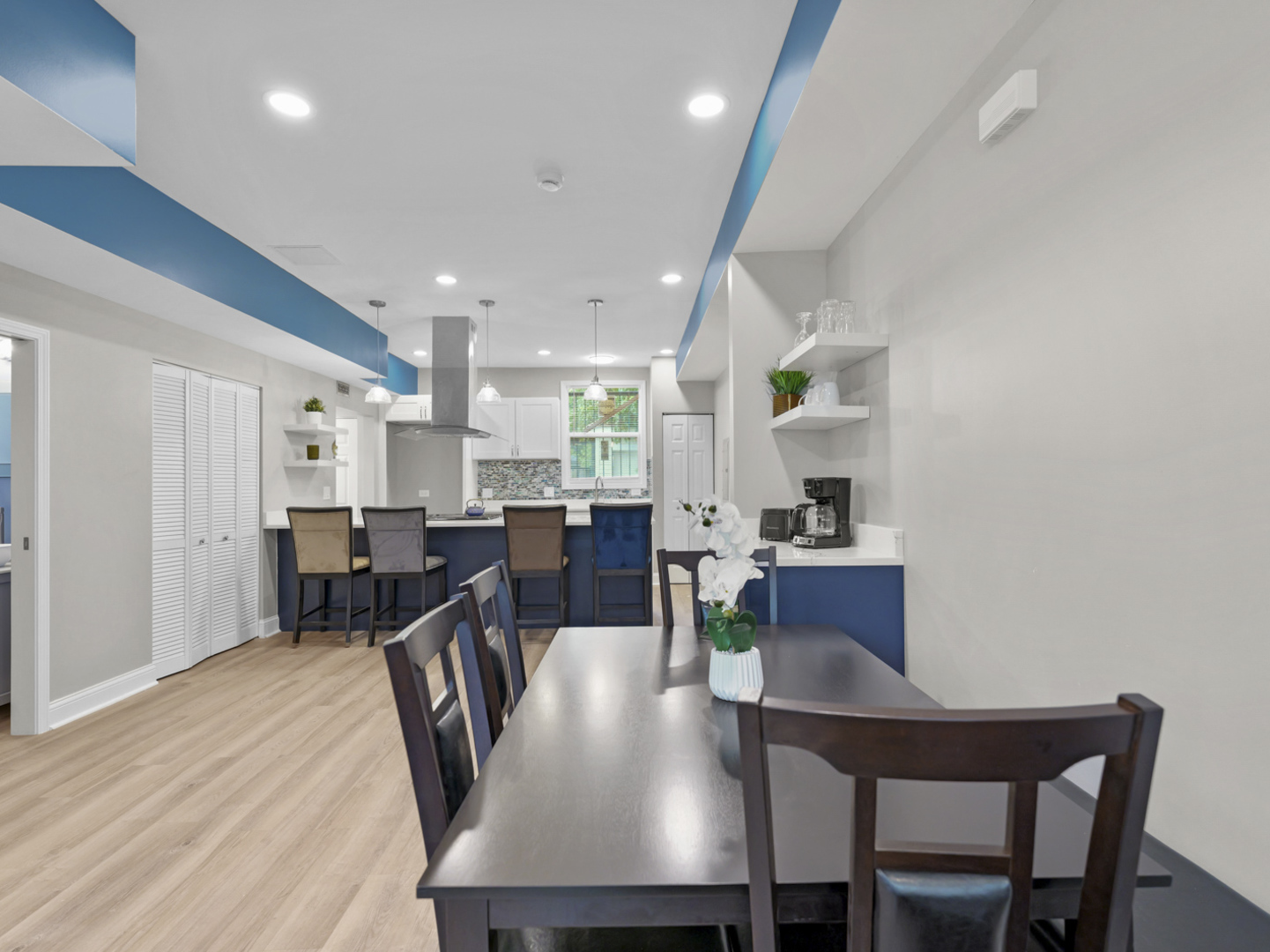 7817 S Eberhart Avenue, Chicago, IL 60619
