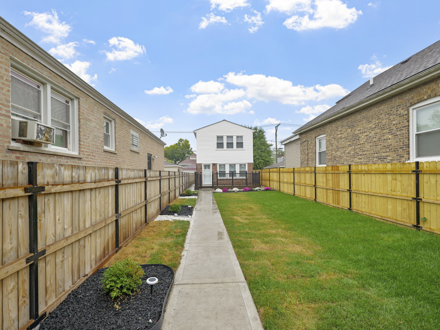 7817 S Eberhart Avenue, Chicago, IL 60619