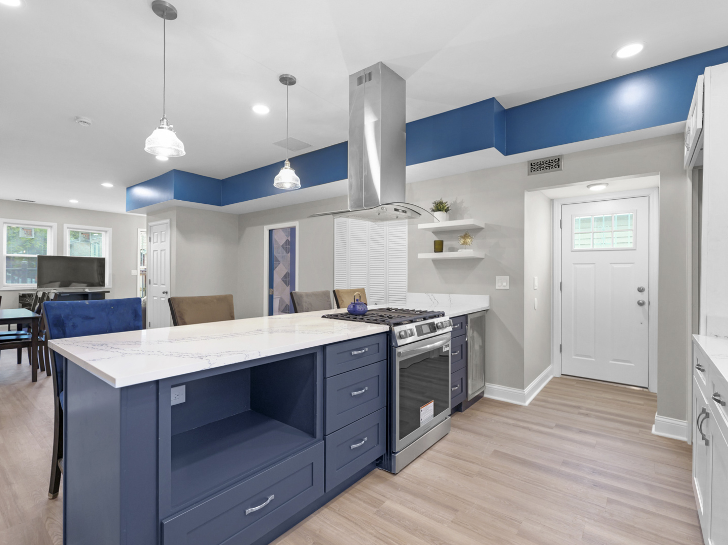 7817 S Eberhart Avenue, Chicago, IL 60619