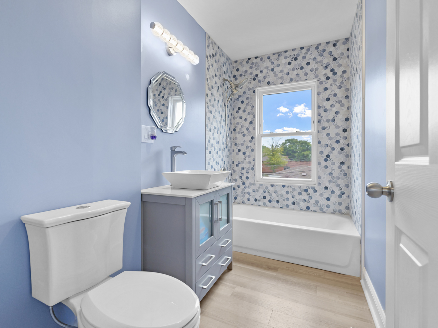 7817 S Eberhart Avenue, Chicago, IL 60619