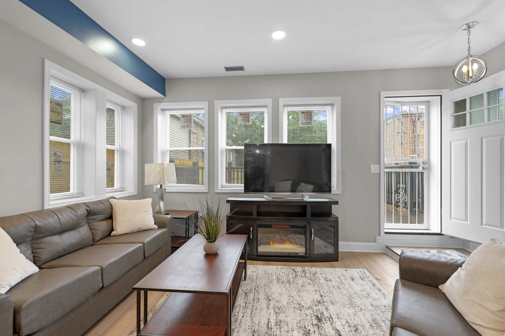 7817 S Eberhart Avenue, Chicago, IL 60619