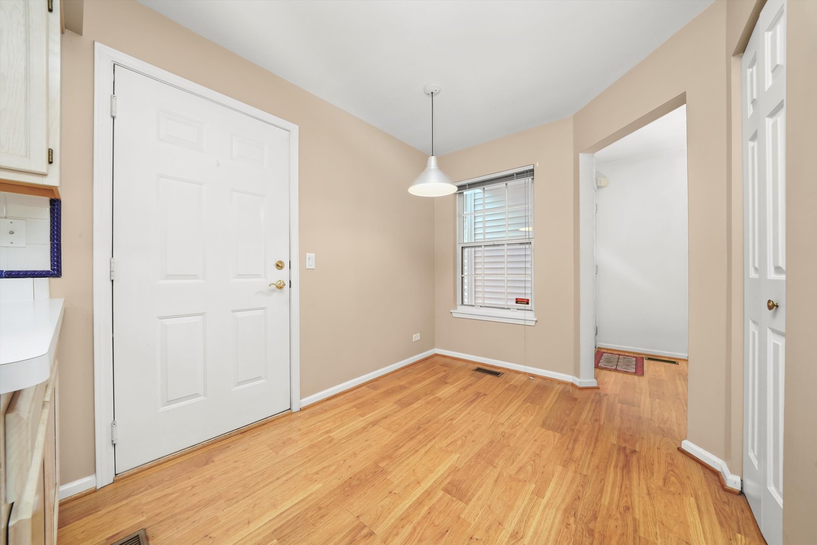 114 Woodbury Lane, Lake Bluff, IL 60044
