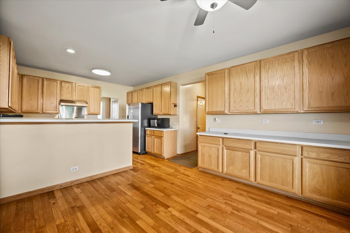 2385 Barnhart Street, West Chicago, IL 60185