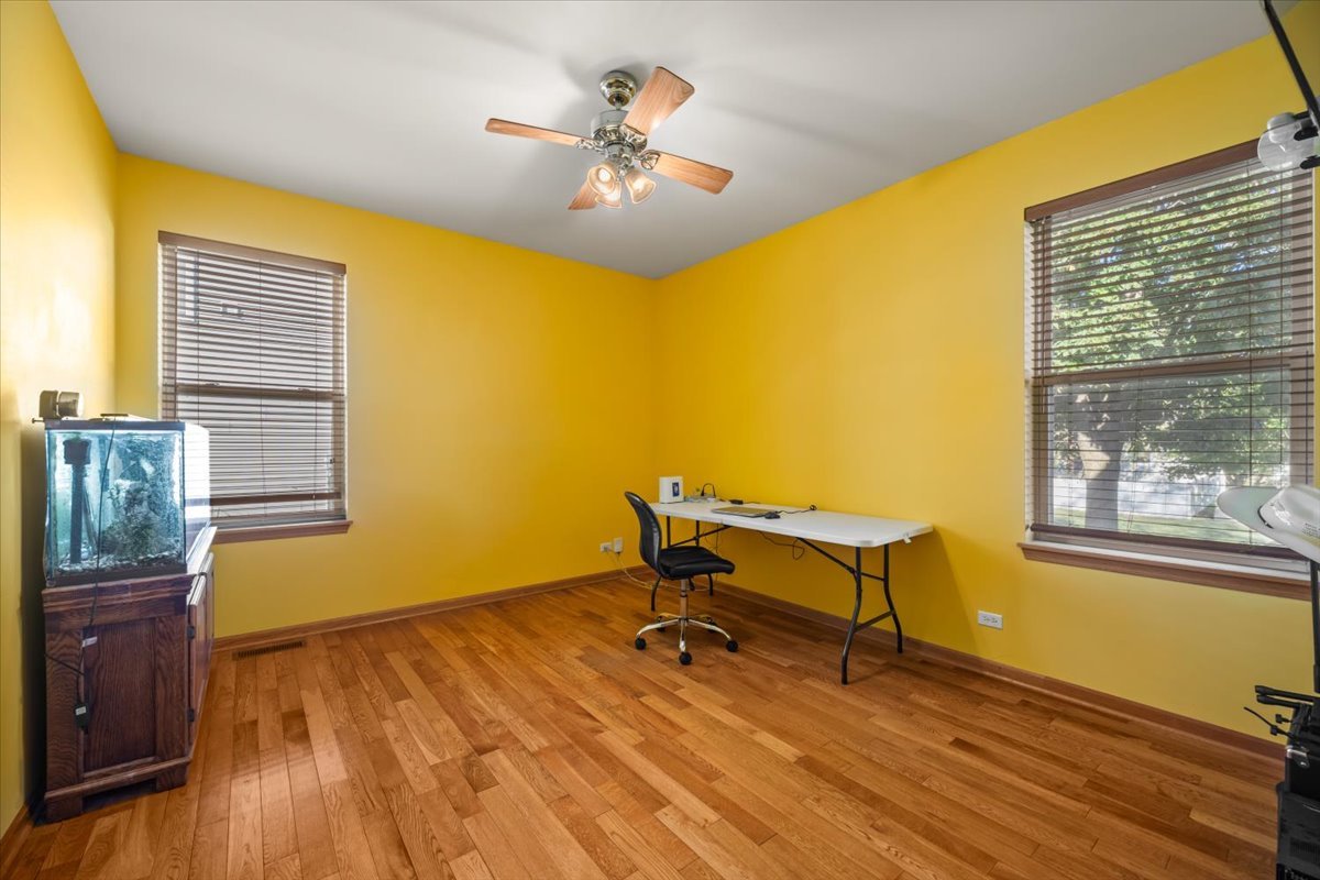 2385 Barnhart Street, West Chicago, IL 60185