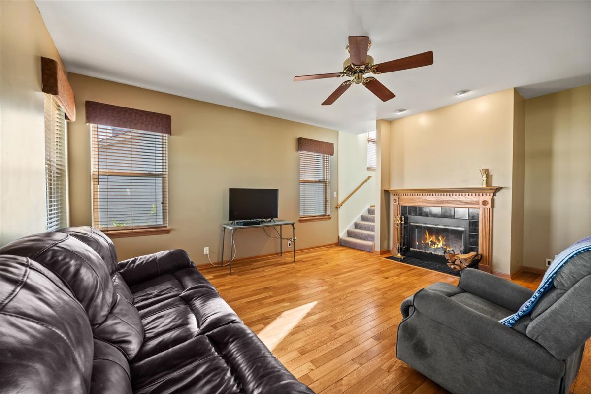 2385 Barnhart Street, West Chicago, IL 60185