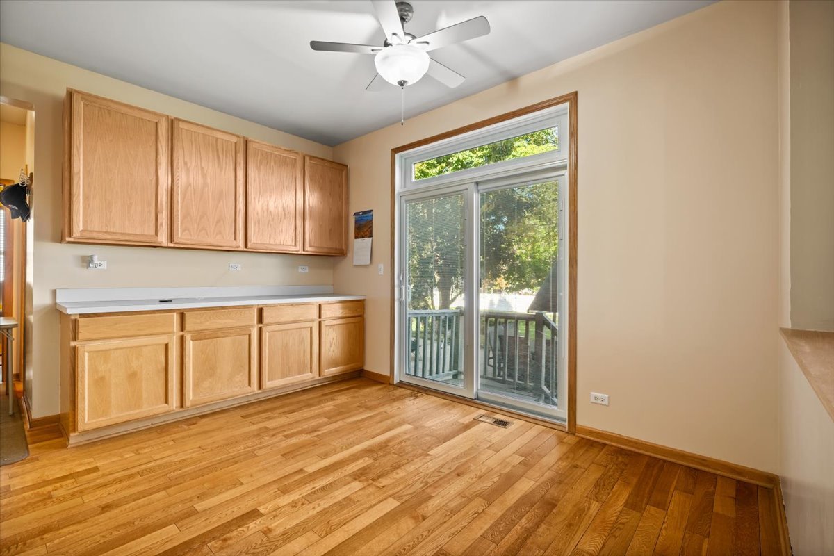 2385 Barnhart Street, West Chicago, IL 60185