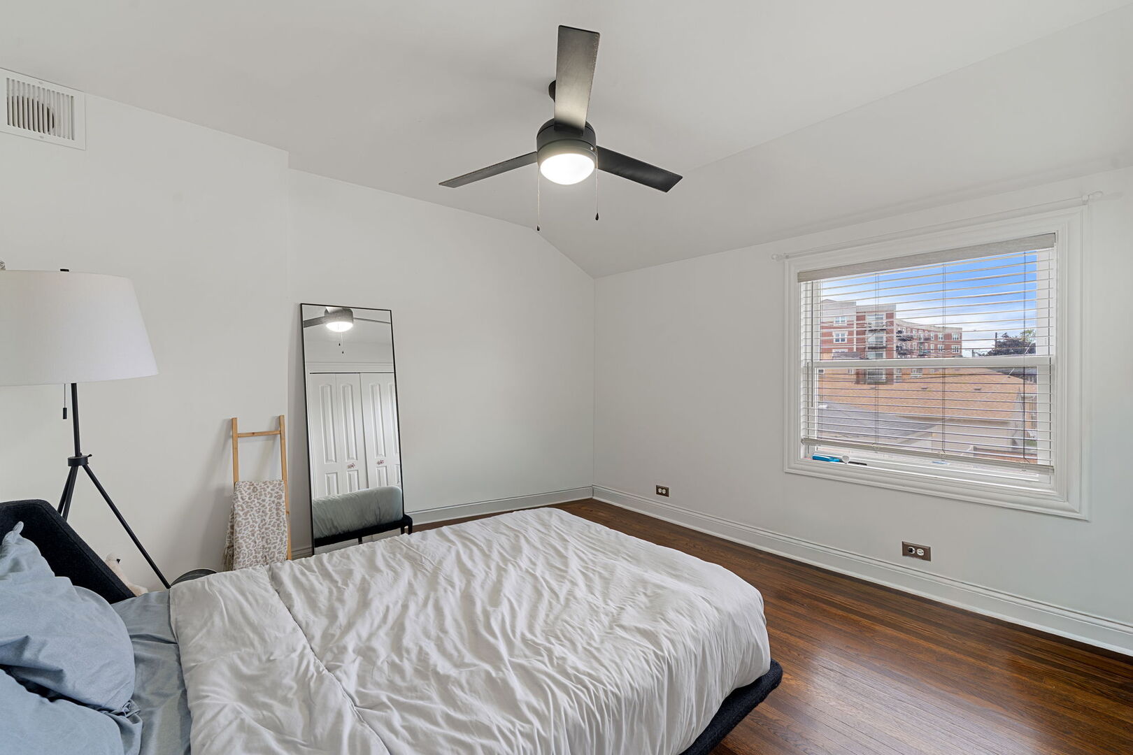 1514 N 22nd Avenue, Melrose Park, IL 60160