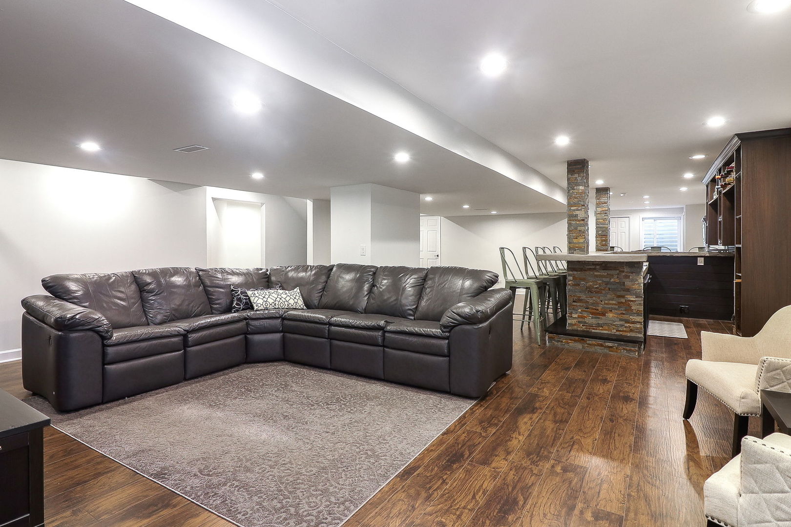 335 Forest Trail, South Elgin, IL 60177