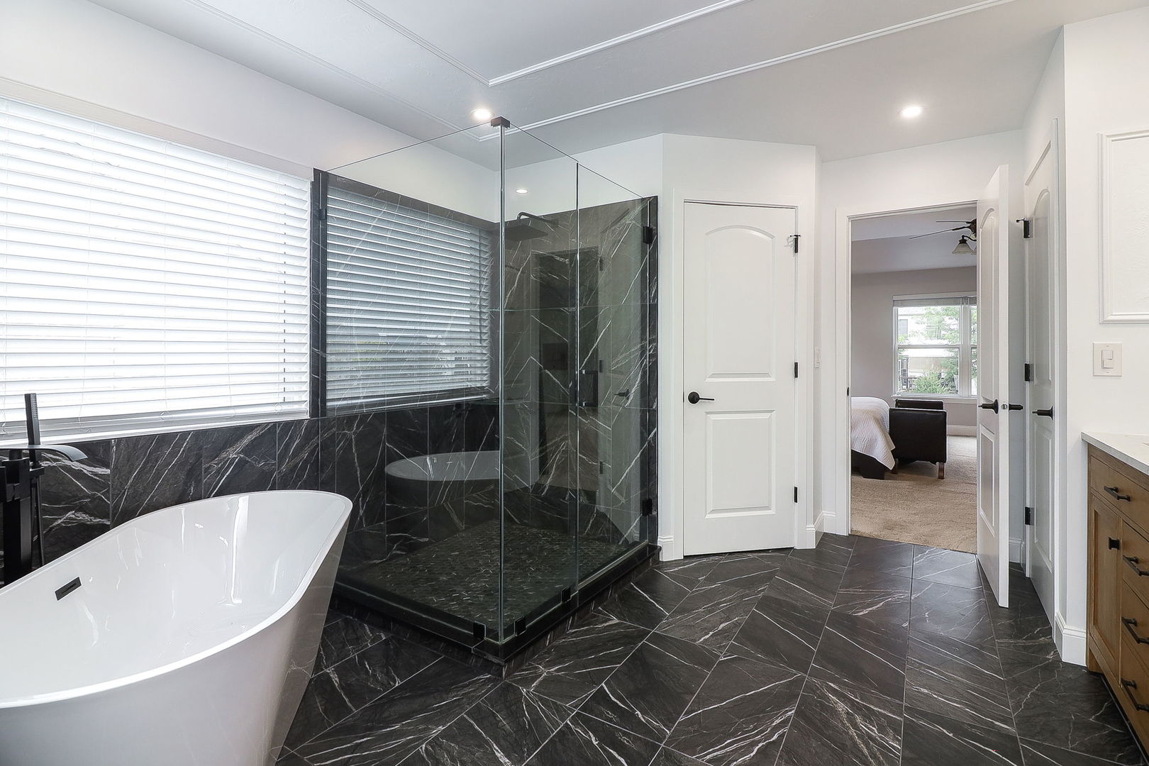 335 Forest Trail, South Elgin, IL 60177