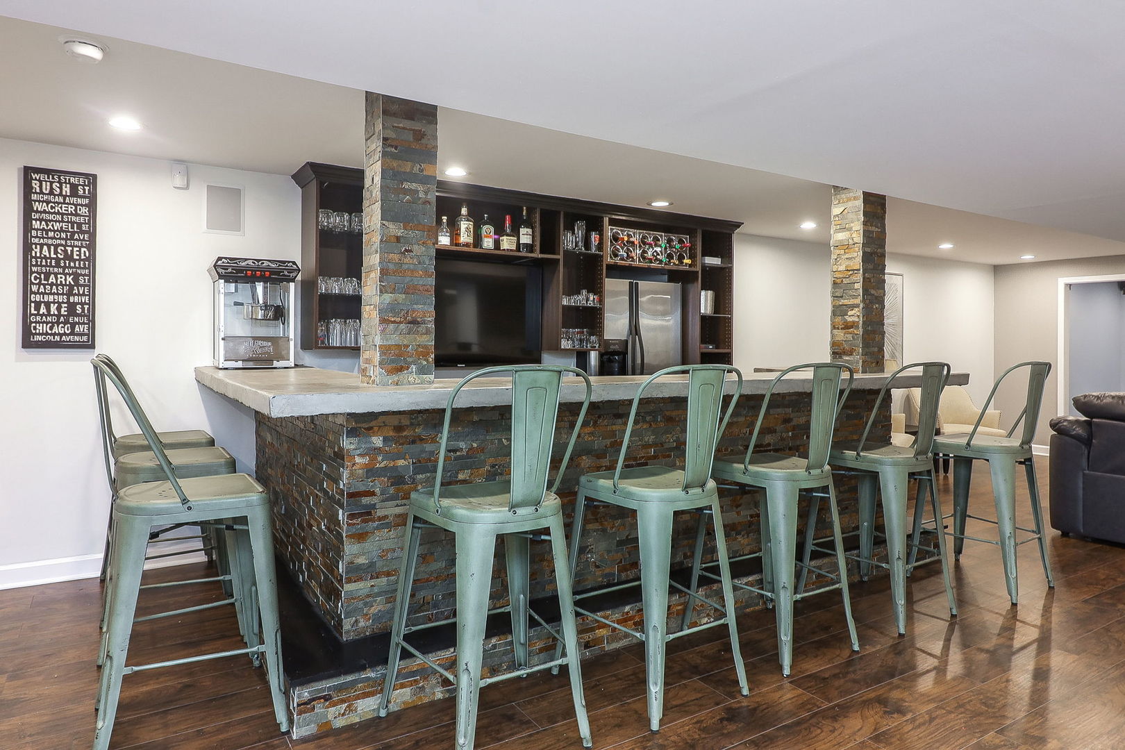 335 Forest Trail, South Elgin, IL 60177