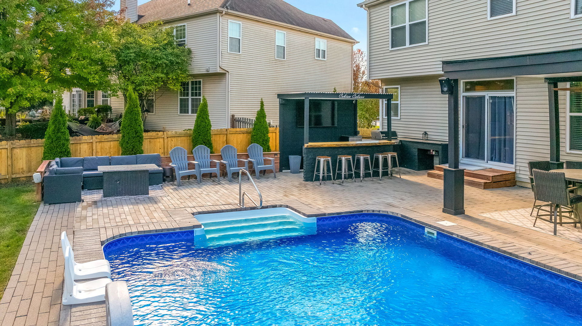 335 Forest Trail, South Elgin, IL 60177