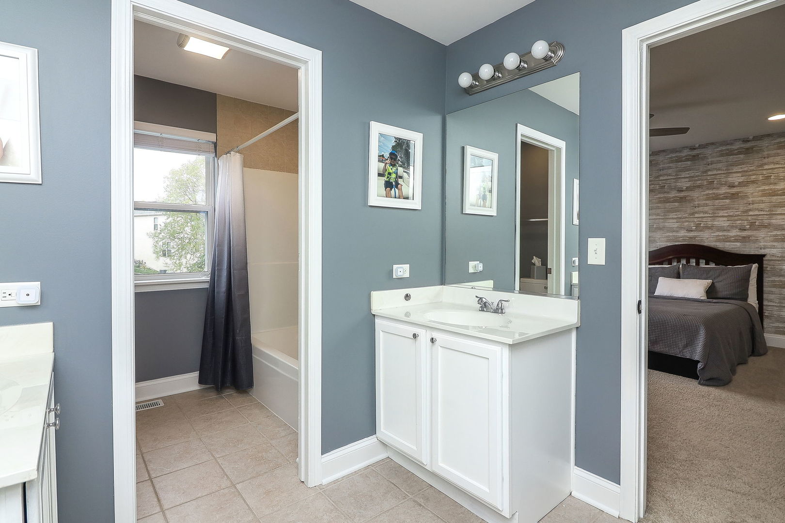 335 Forest Trail, South Elgin, IL 60177