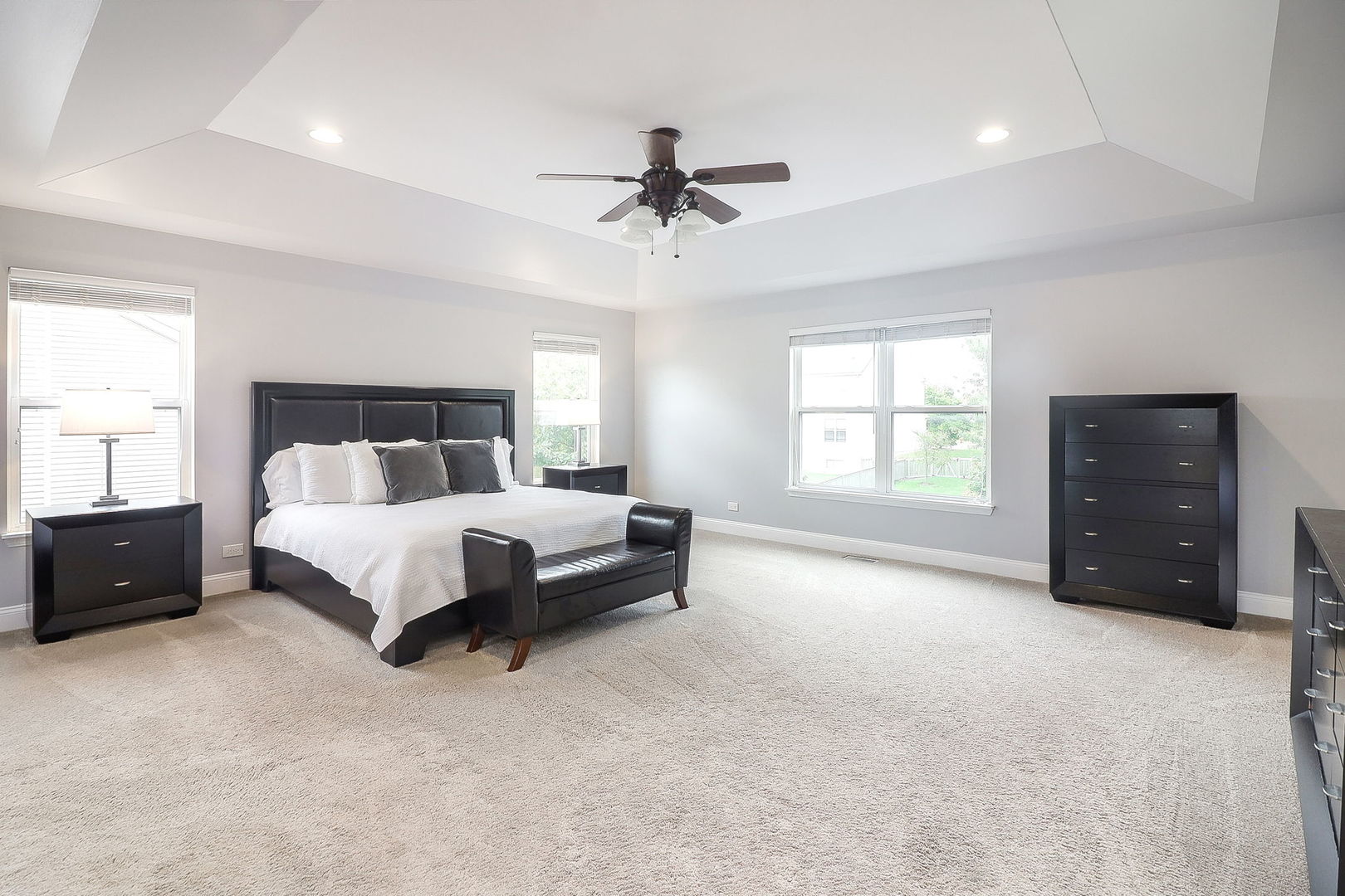 335 Forest Trail, South Elgin, IL 60177