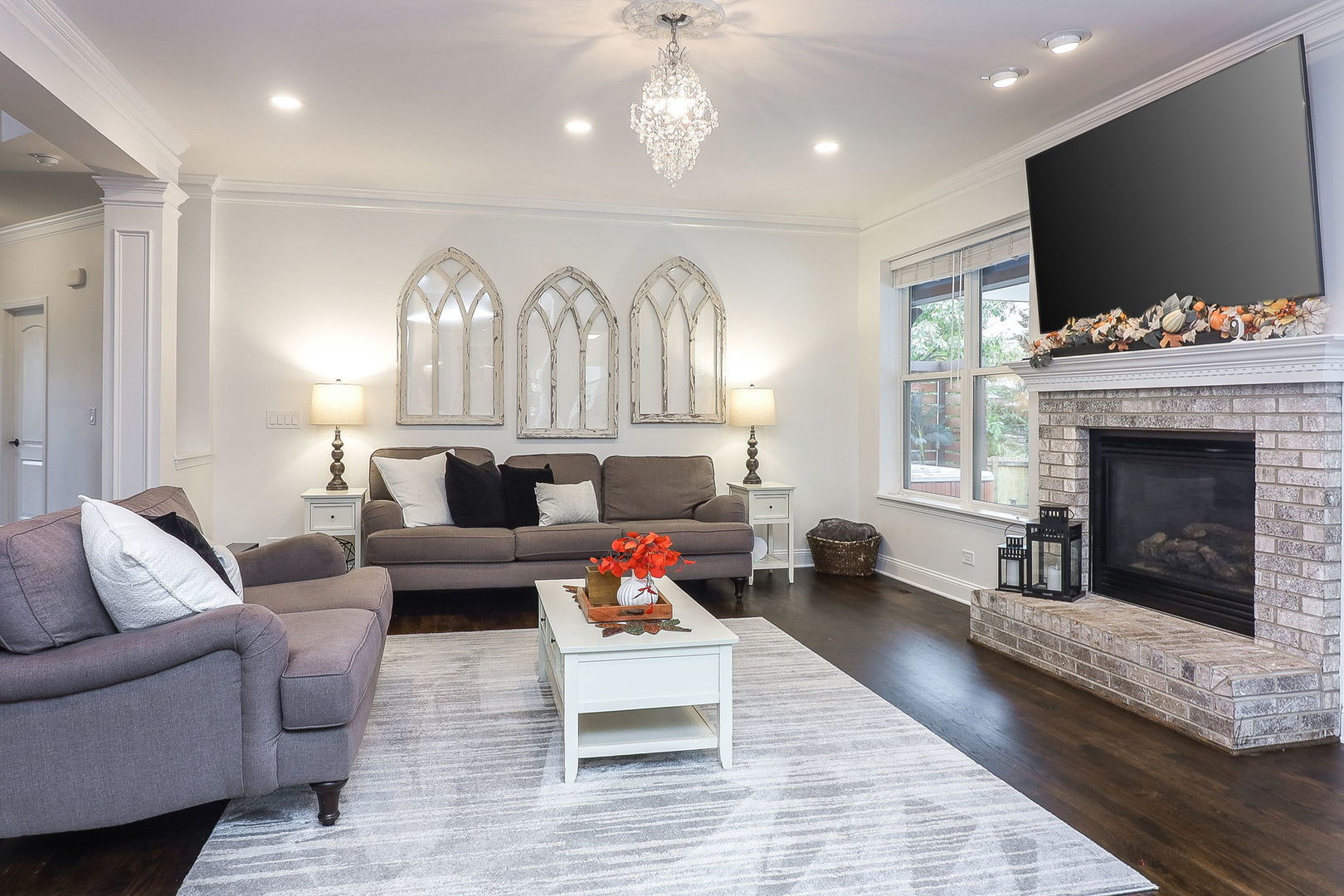 335 Forest Trail, South Elgin, IL 60177