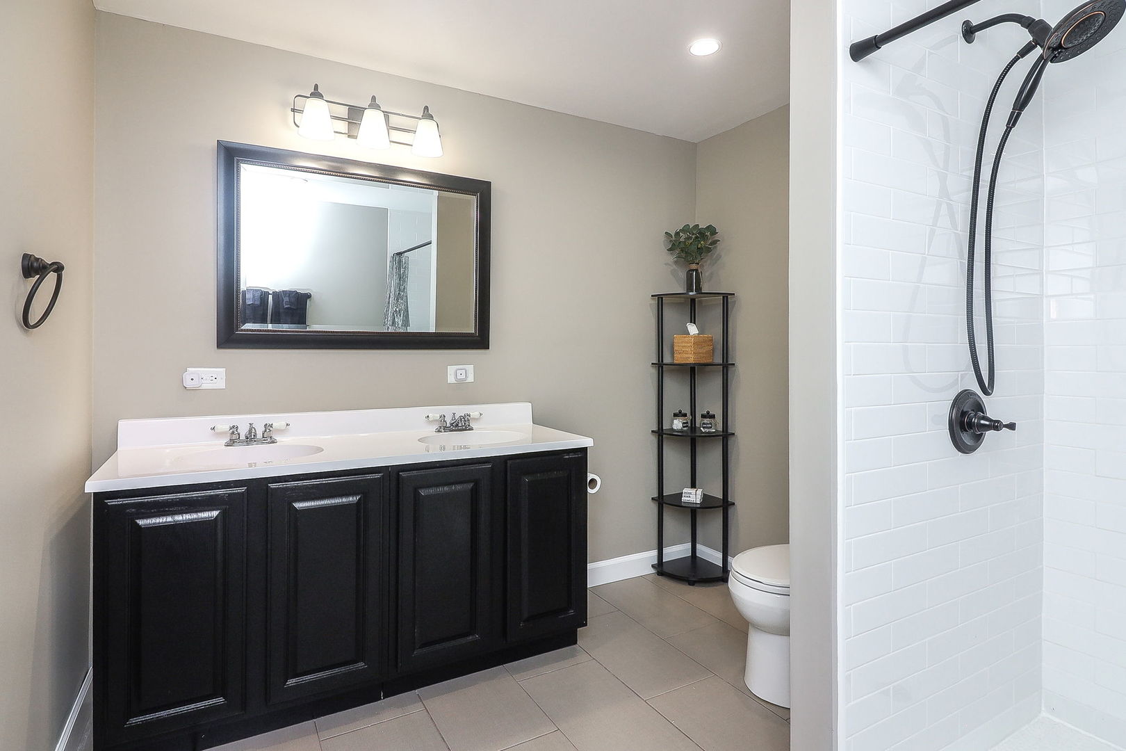 335 Forest Trail, South Elgin, IL 60177