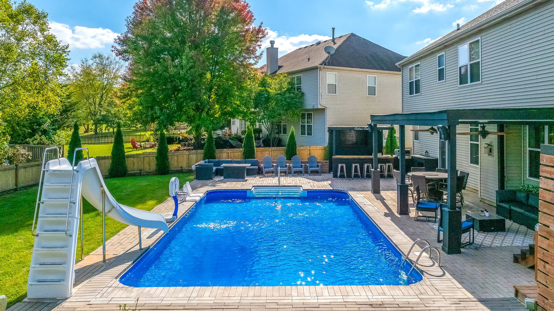 335 Forest Trail, South Elgin, IL 60177