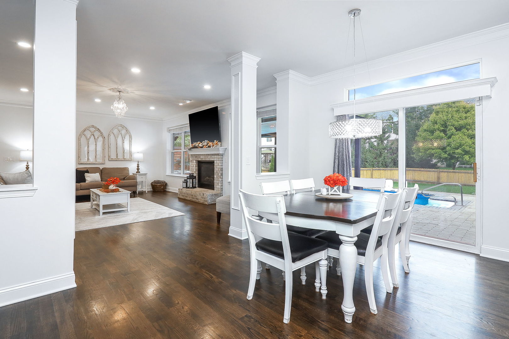 335 Forest Trail, South Elgin, IL 60177