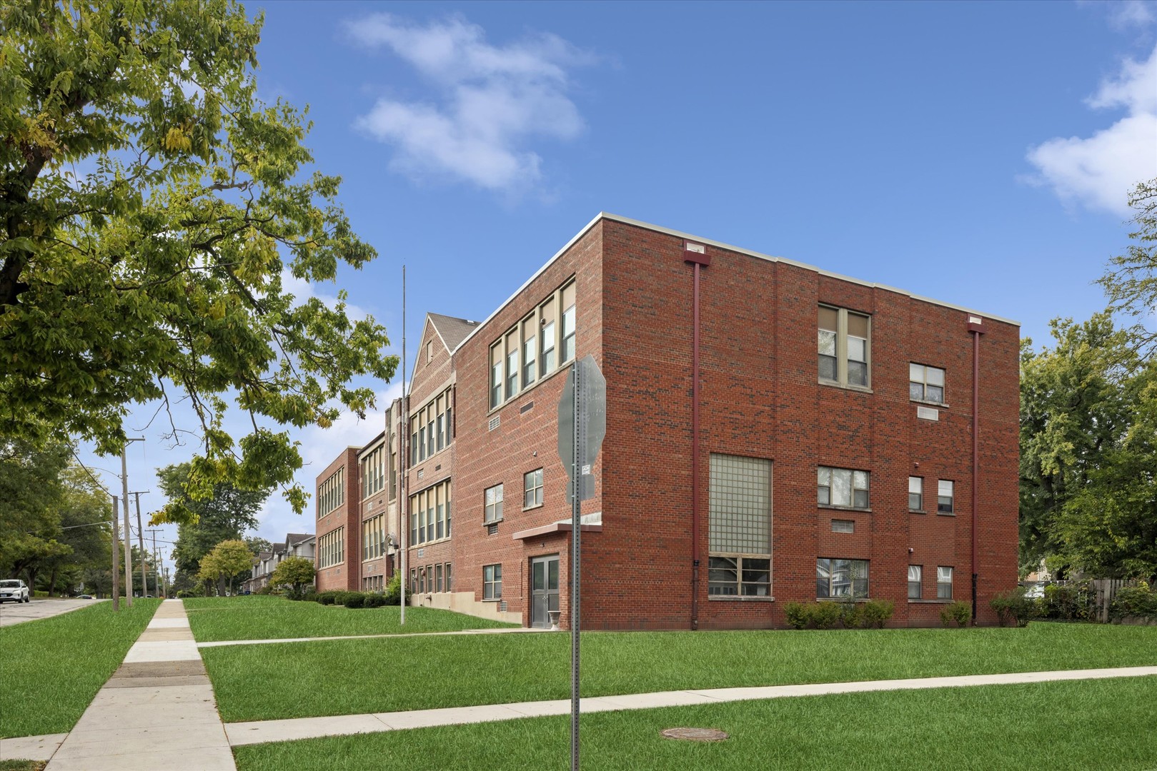 530 E Highland Avenue #A2, Villa Park, IL 60181