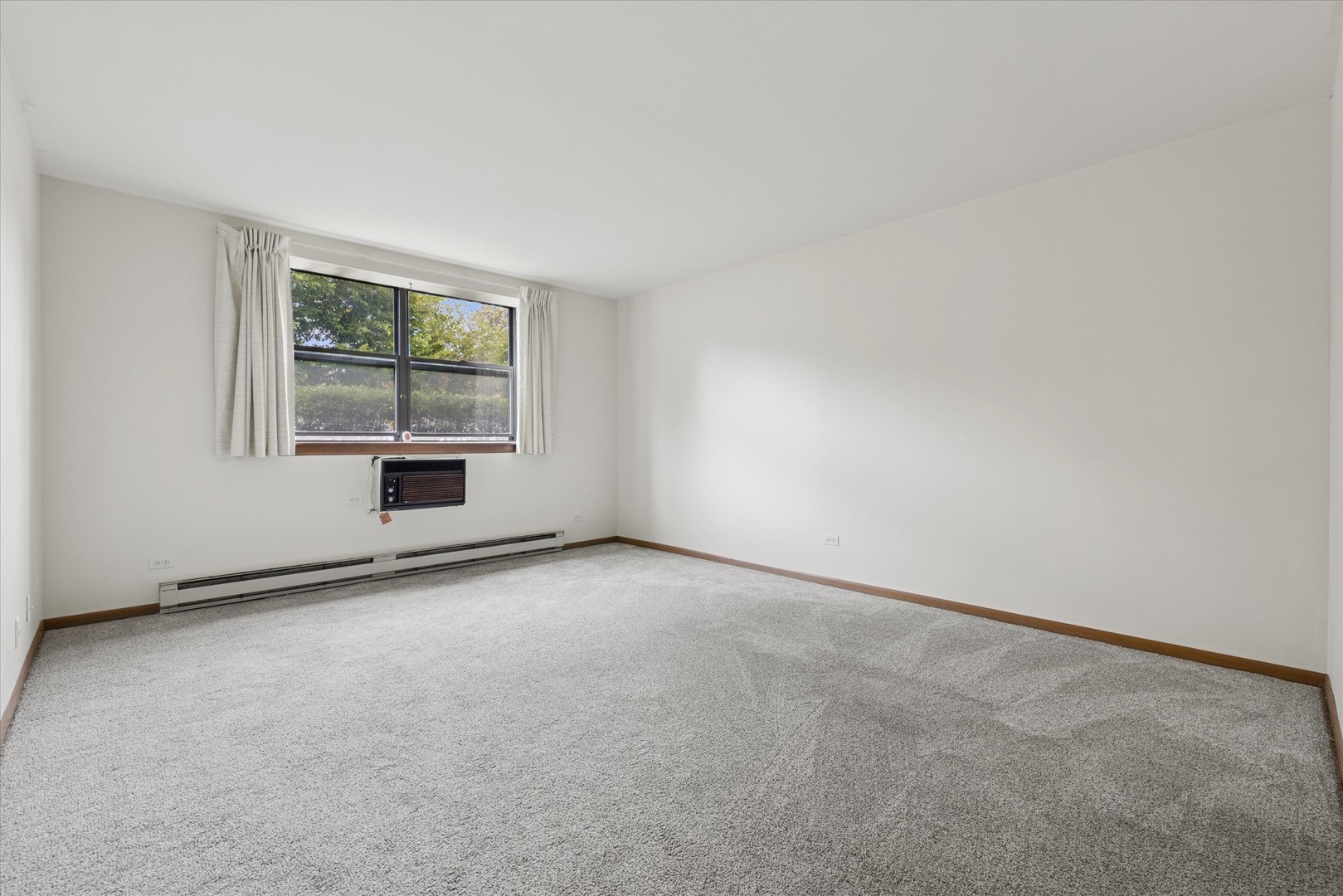 530 E Highland Avenue #A2, Villa Park, IL 60181