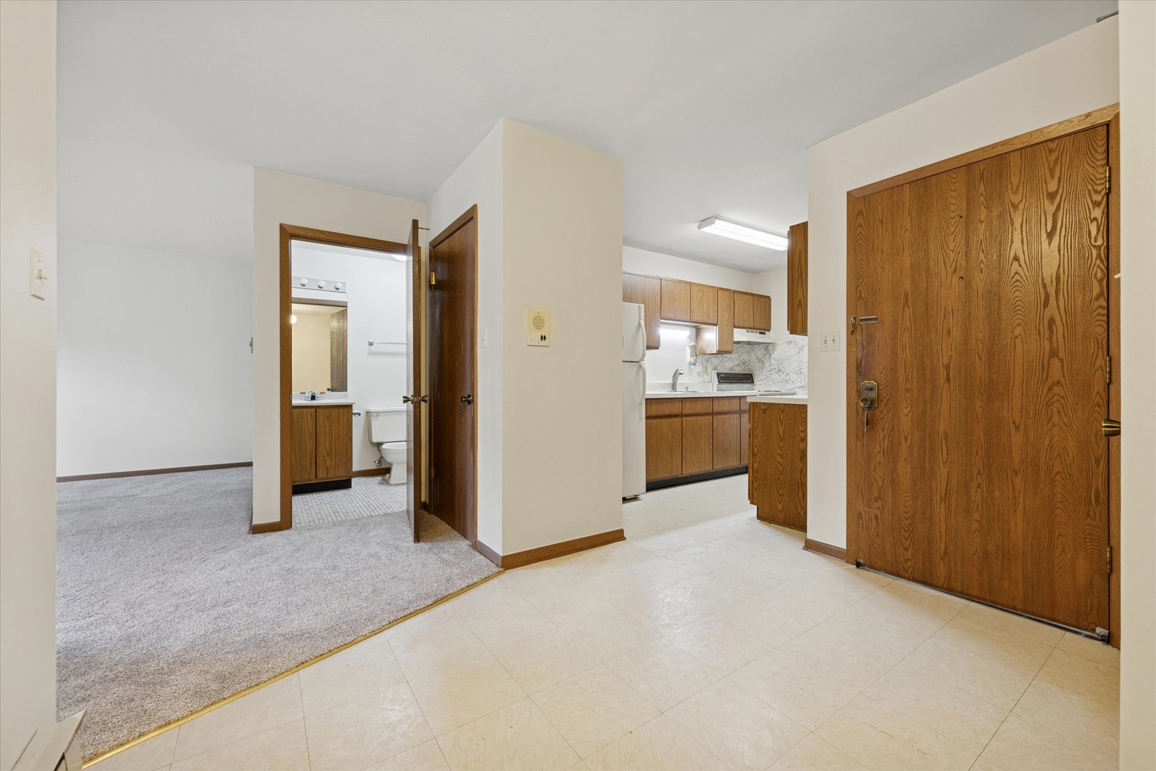 530 E Highland Avenue #A2, Villa Park, IL 60181