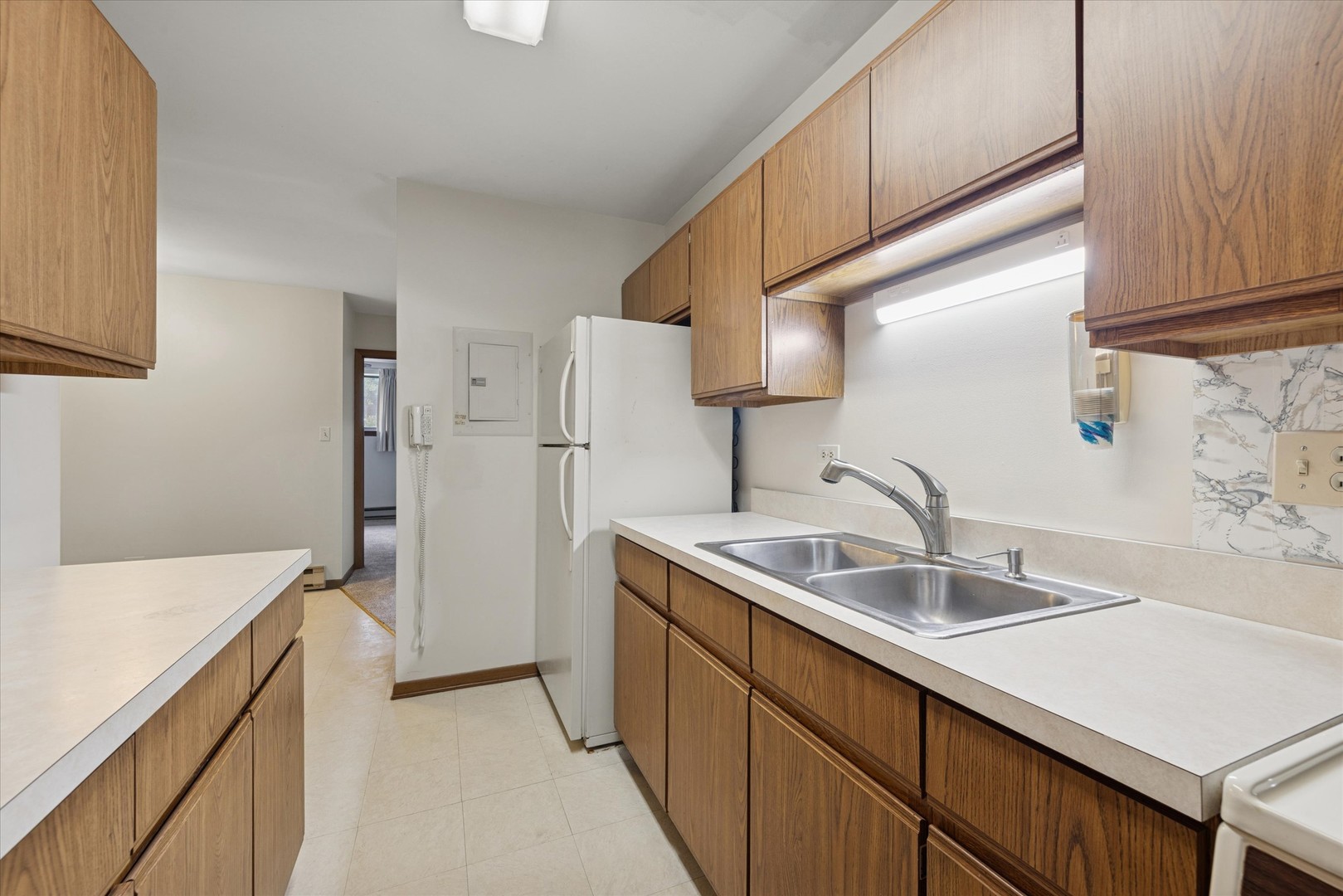 530 E Highland Avenue #A2, Villa Park, IL 60181