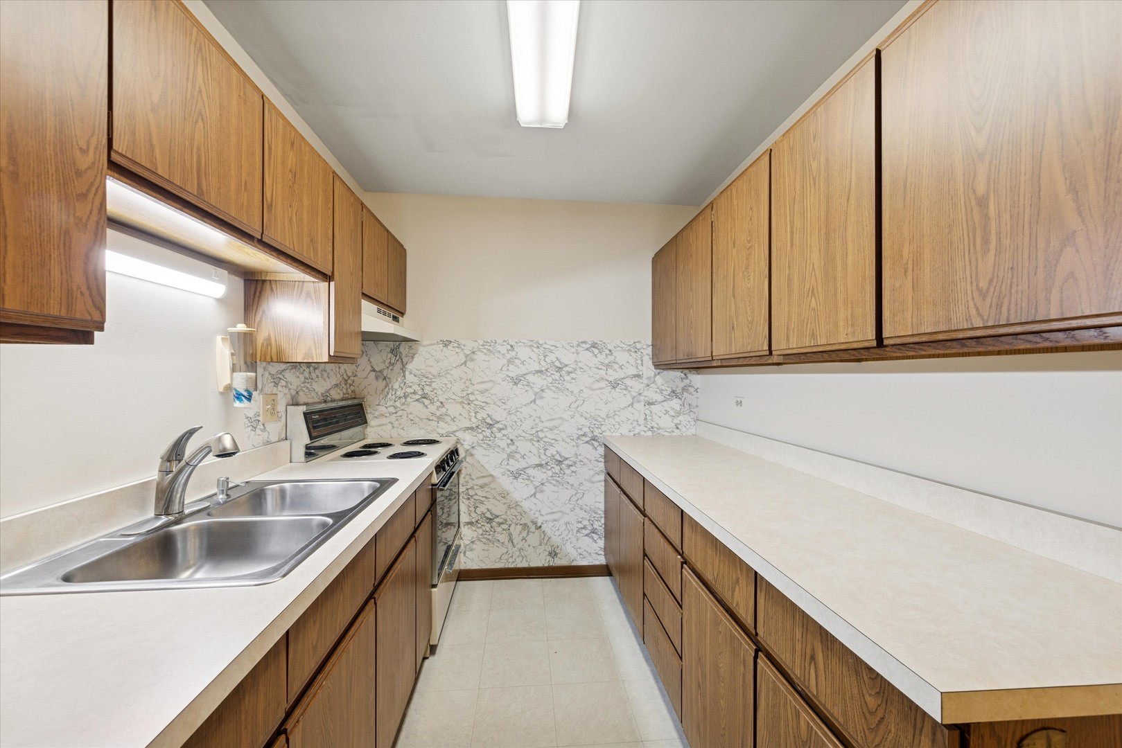 530 E Highland Avenue #A2, Villa Park, IL 60181
