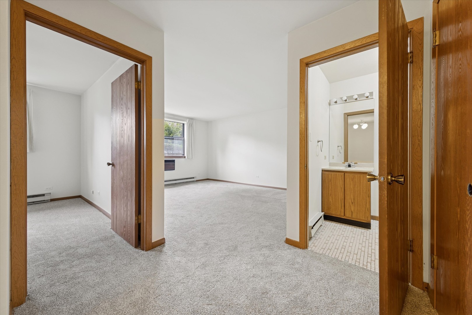 530 E Highland Avenue #A2, Villa Park, IL 60181