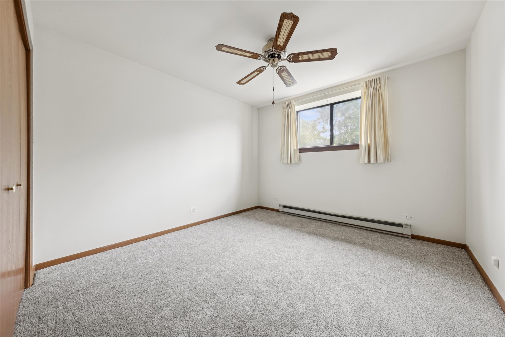 530 E Highland Avenue #A2, Villa Park, IL 60181
