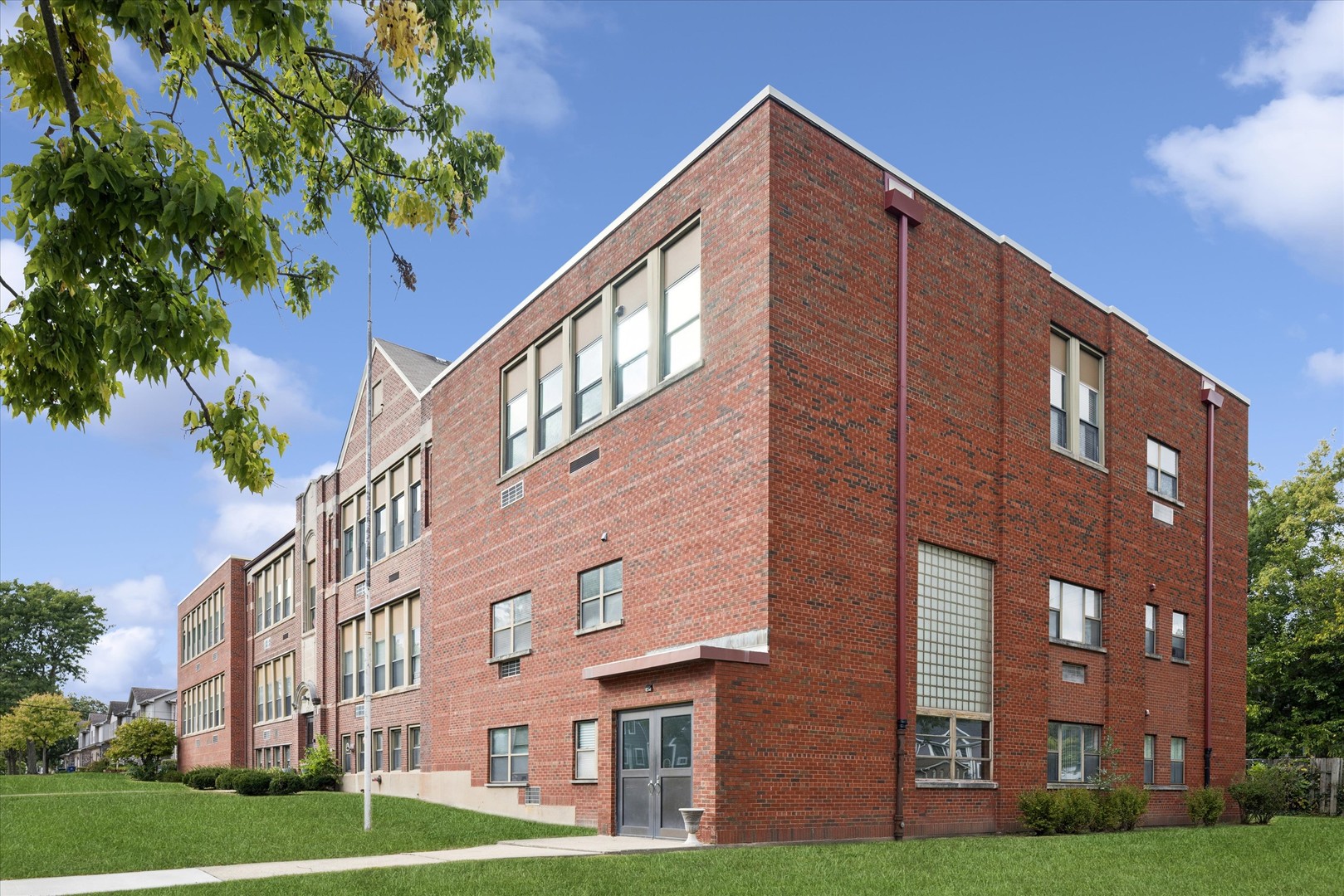 530 E Highland Avenue #A2, Villa Park, IL 60181