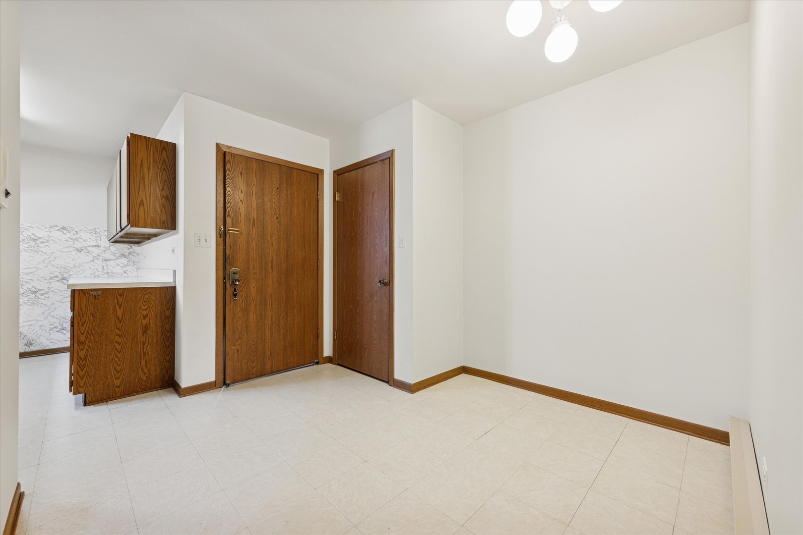 530 E Highland Avenue #A2, Villa Park, IL 60181