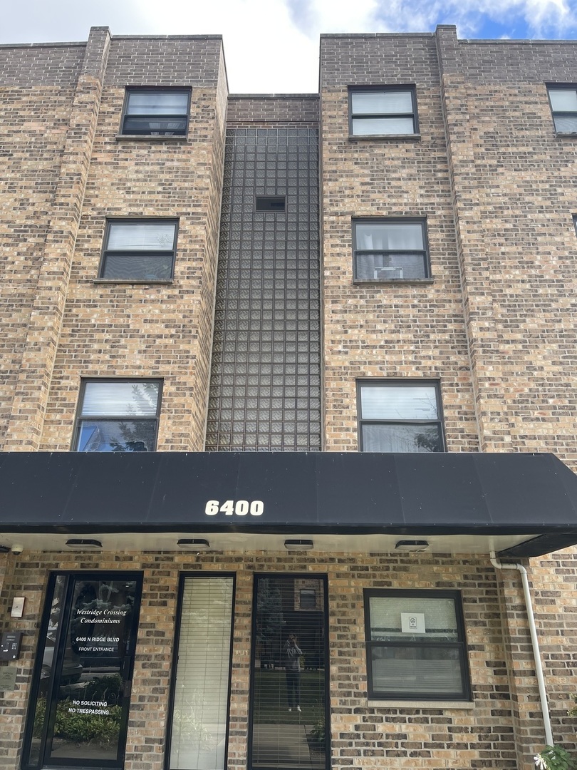 6400 N Ridge Boulevard, Chicago, IL 60626