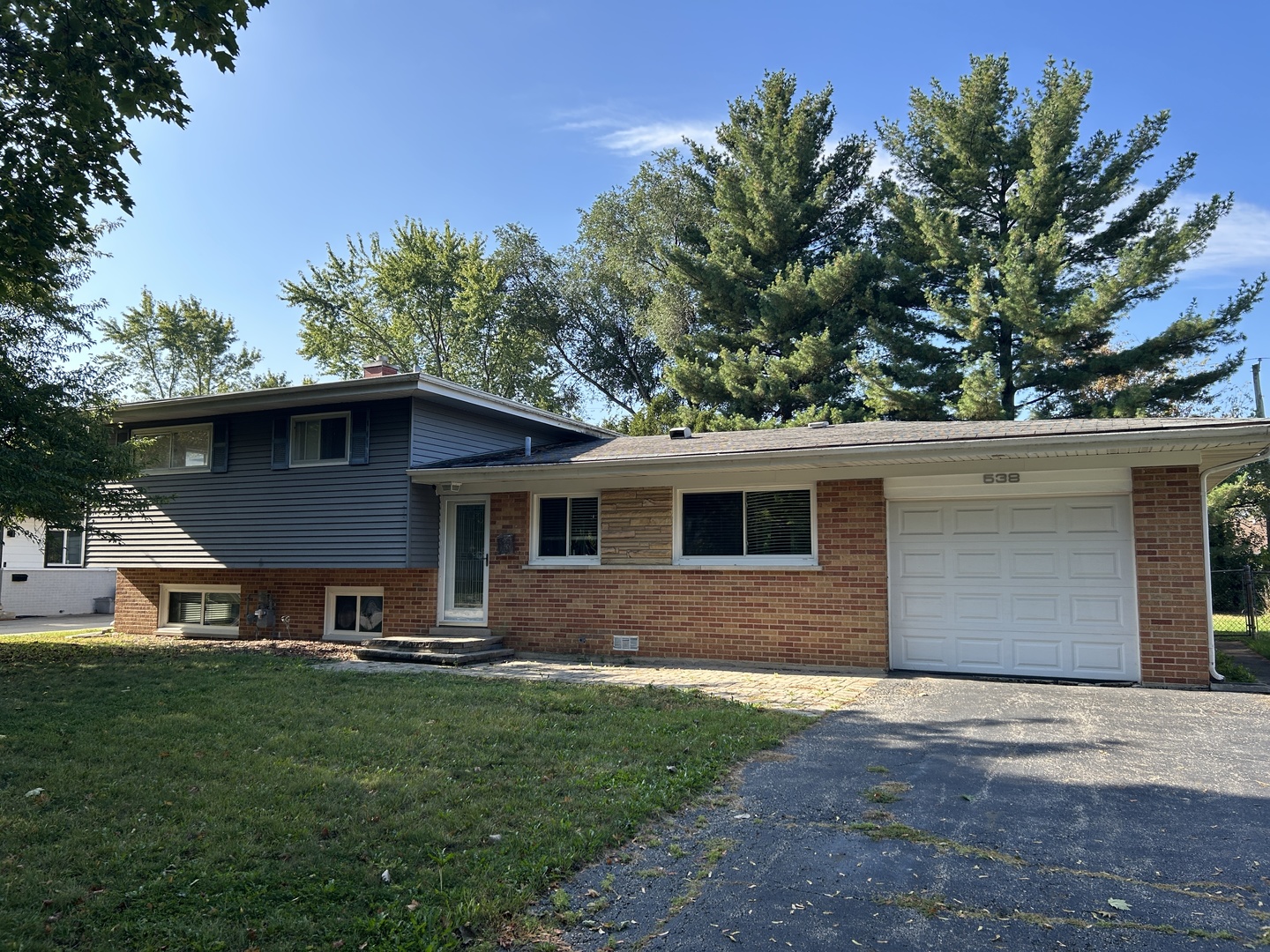 538 S 7TH Street, West Dundee, IL 60118