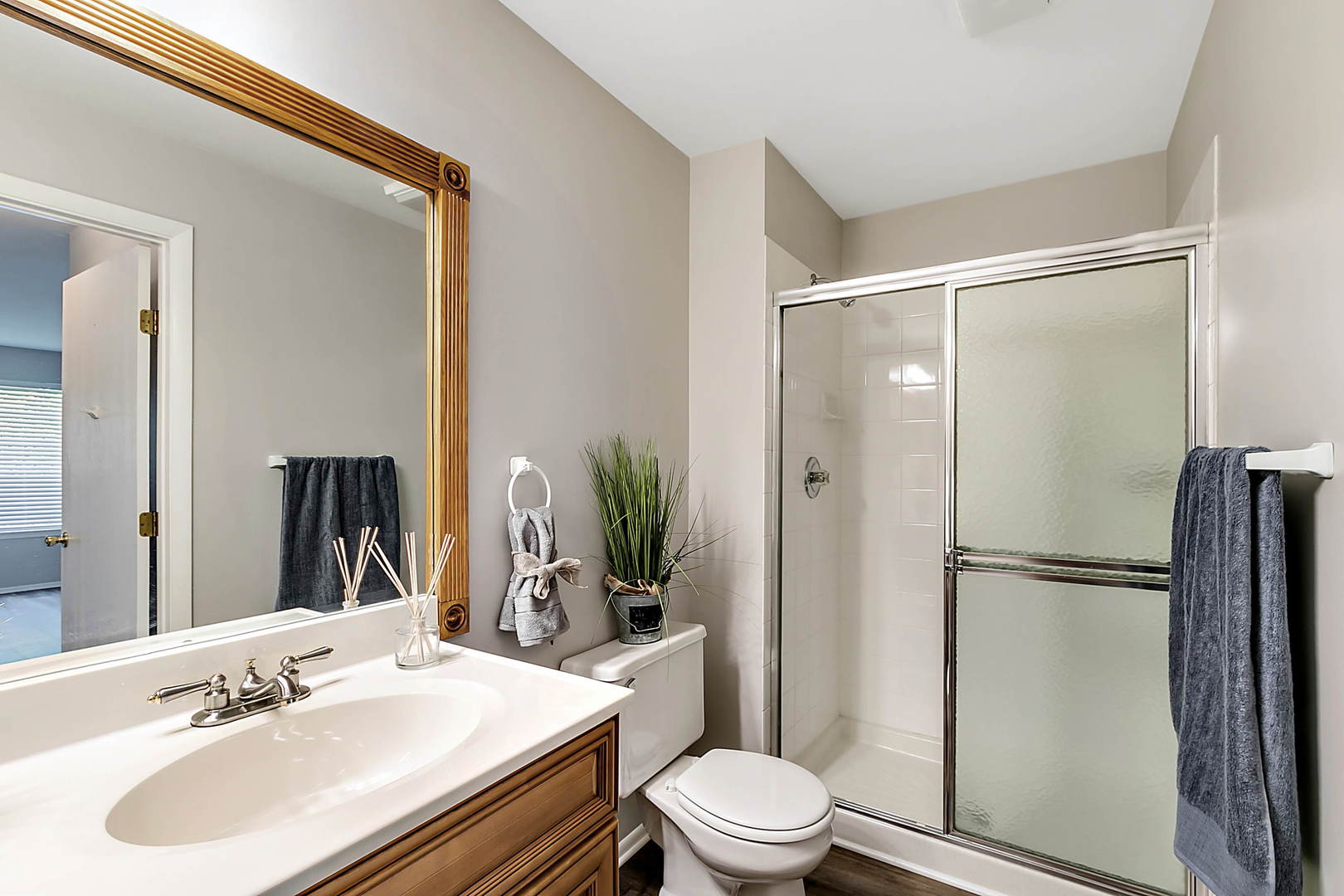 371 ASHFORD Circle #4, Bartlett, IL 60103