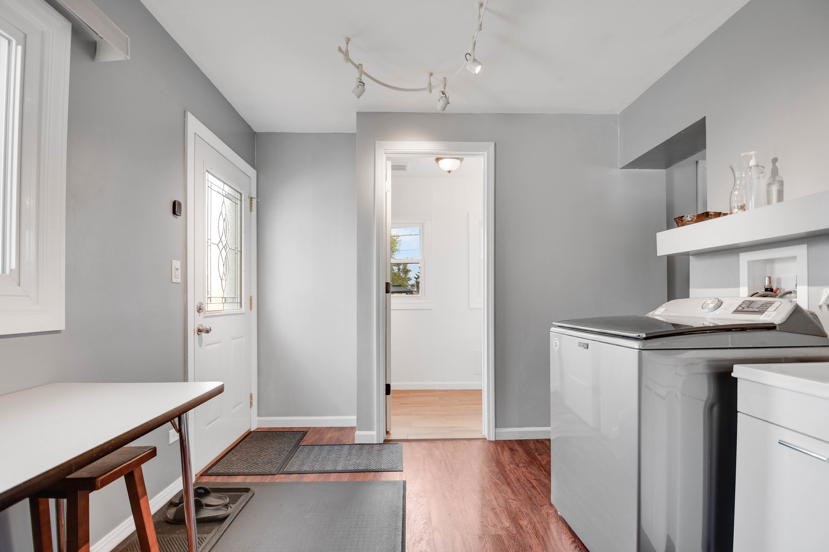 7828 Suburban Lane, Bridgeview, IL 60455