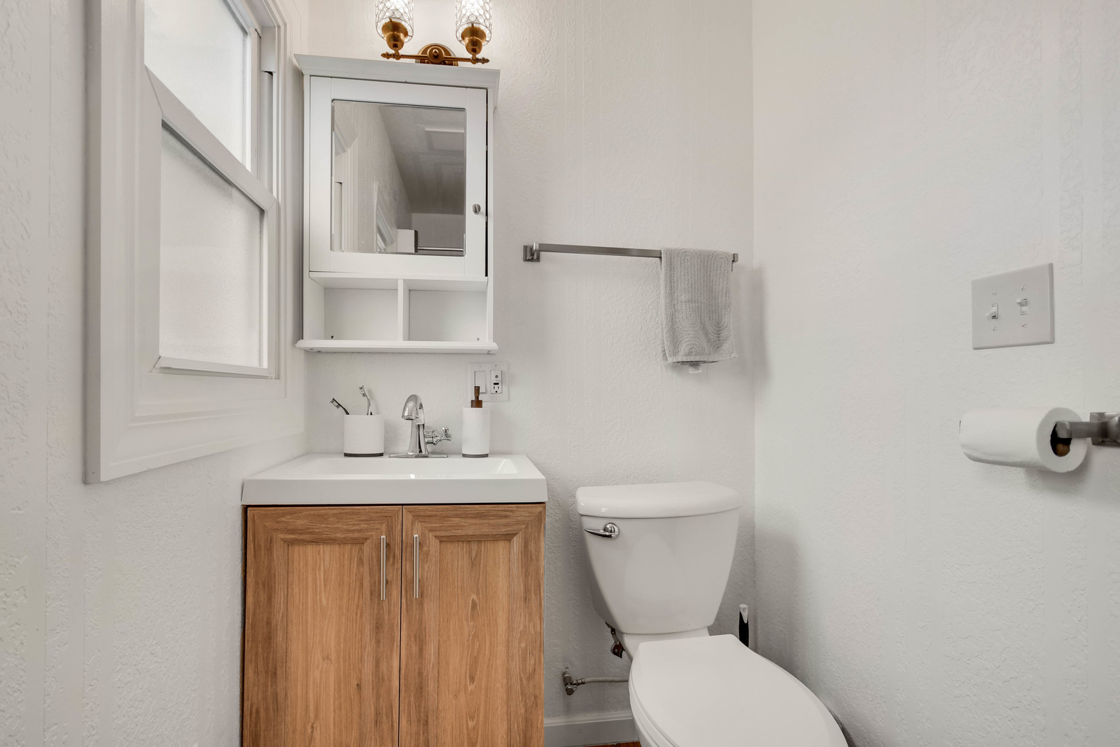 7828 Suburban Lane, Bridgeview, IL 60455