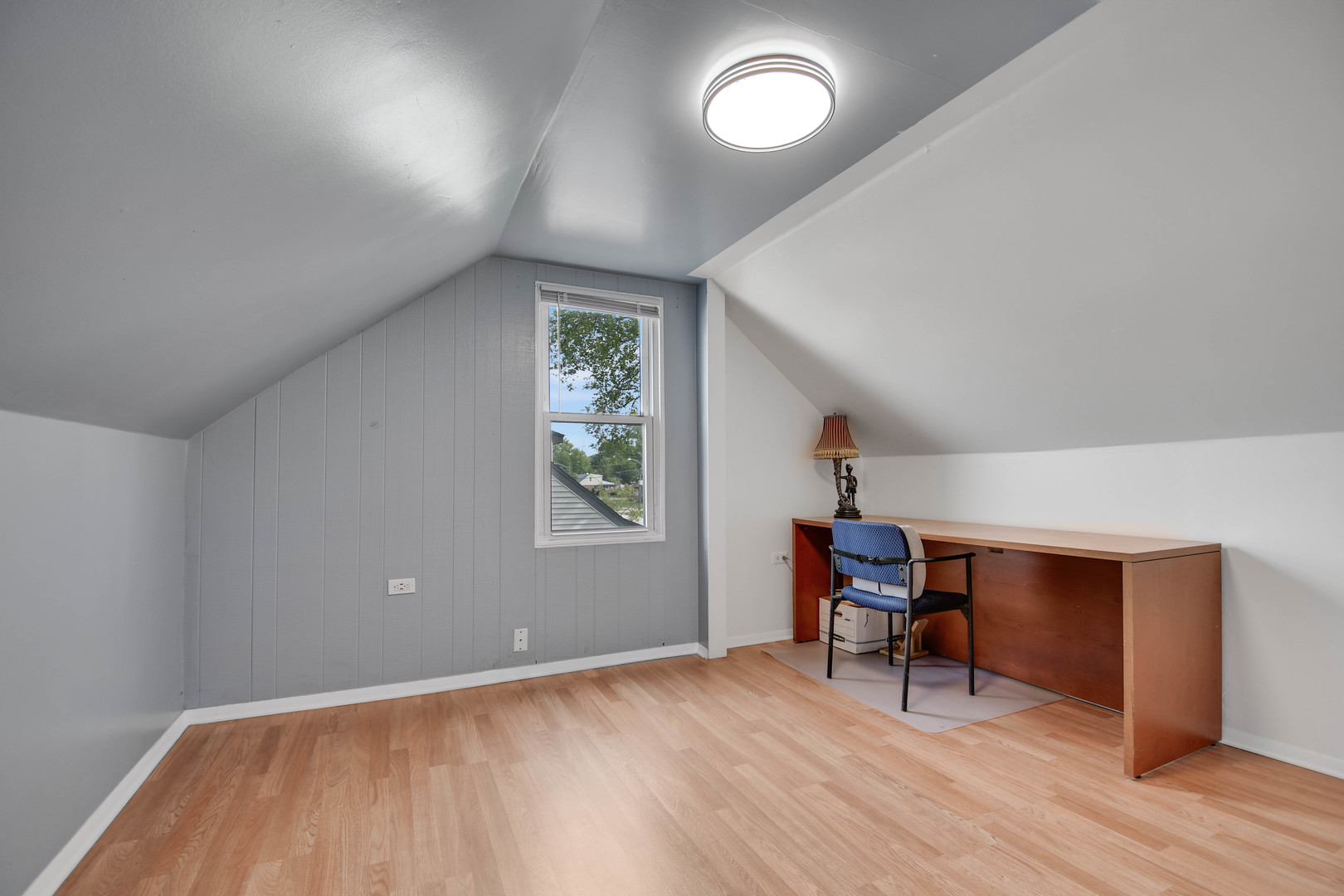 7828 Suburban Lane, Bridgeview, IL 60455