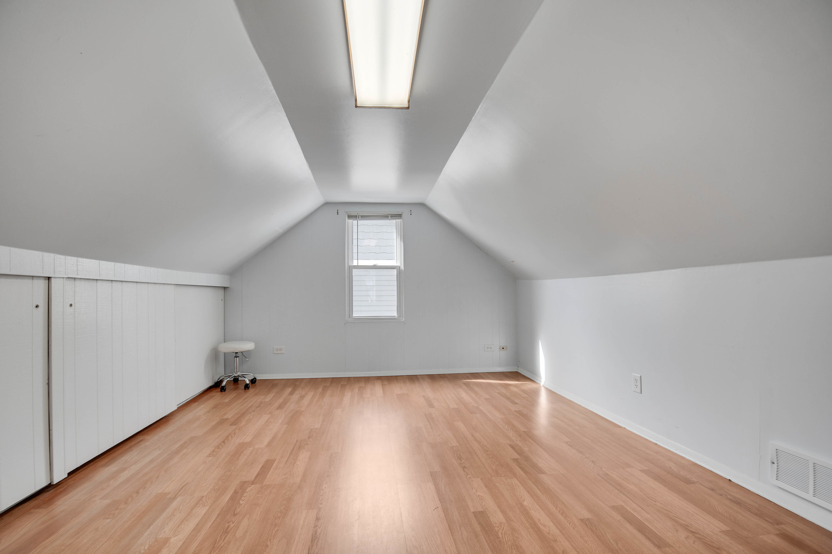 7828 Suburban Lane, Bridgeview, IL 60455