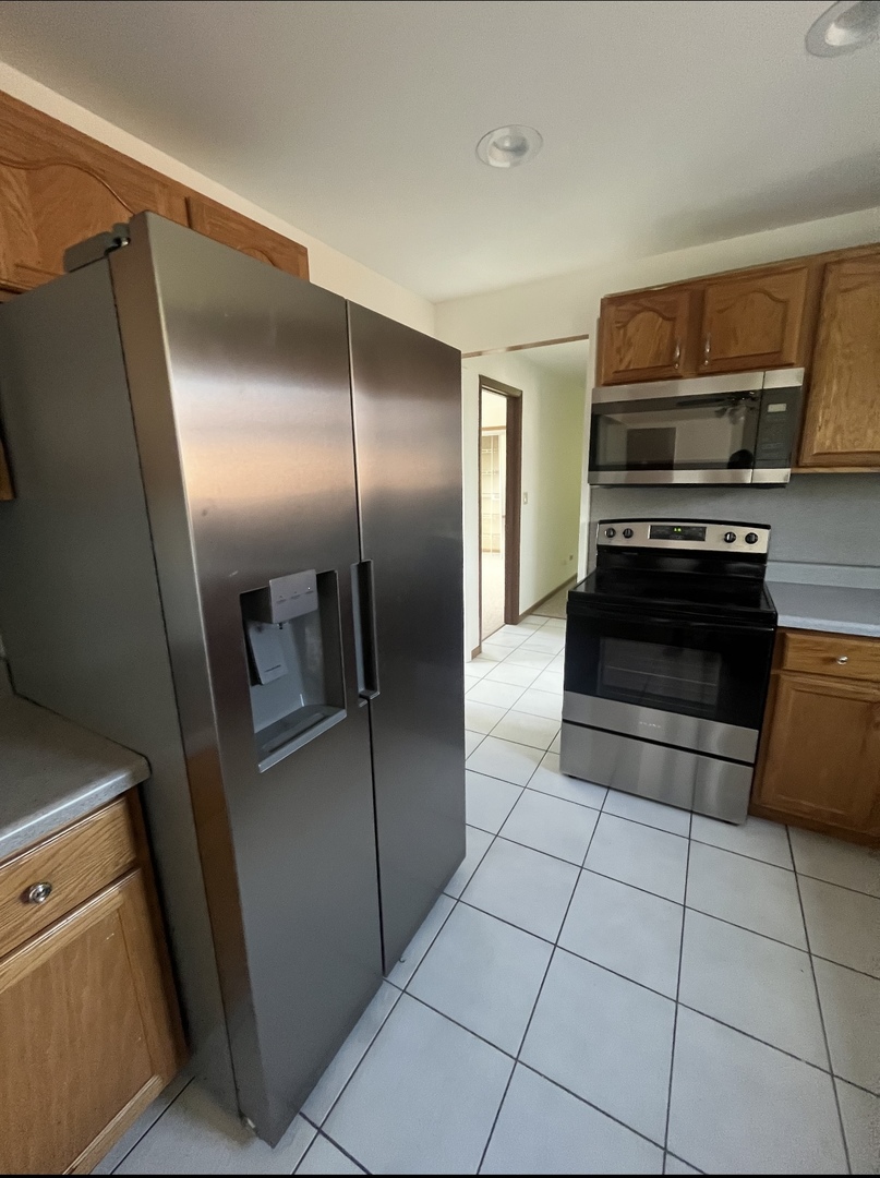 21W276 Tee Lane #C, Itasca, IL 60143