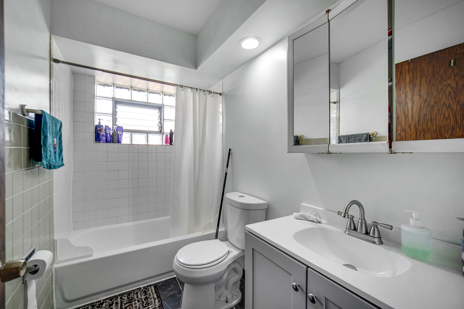 2510 N 72nd Court, Elmwood Park, IL 60707