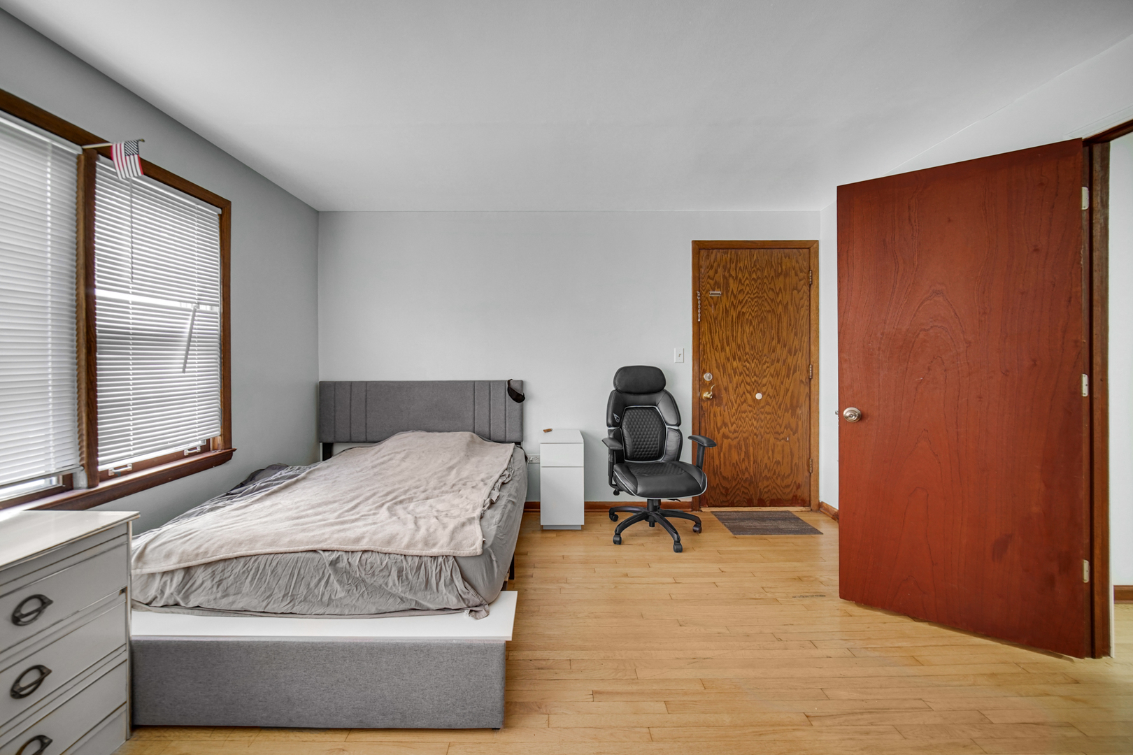 2510 N 72nd Court, Elmwood Park, IL 60707