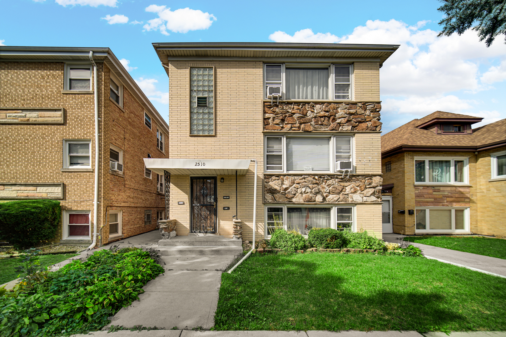 2510 N 72nd Court, Elmwood Park, IL 60707
