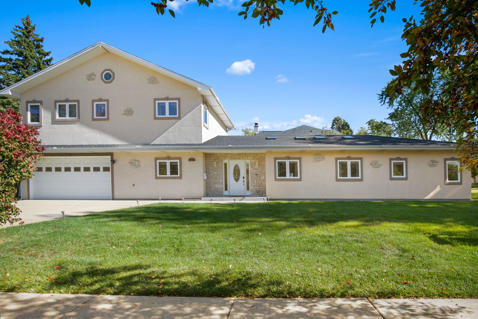 227 S walnut Lane, Schaumburg, IL 60193