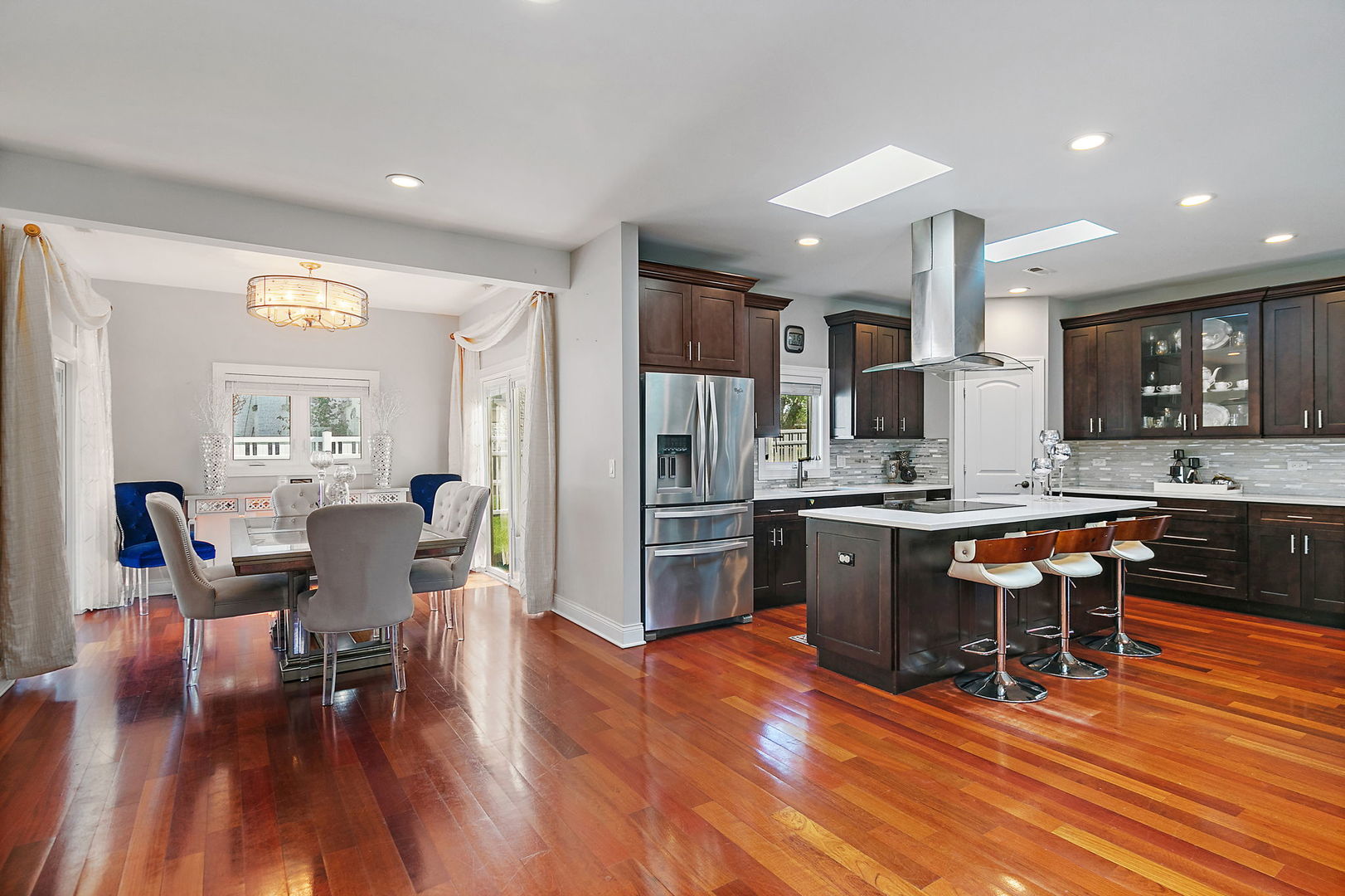 227 S walnut Lane, Schaumburg, IL 60193
